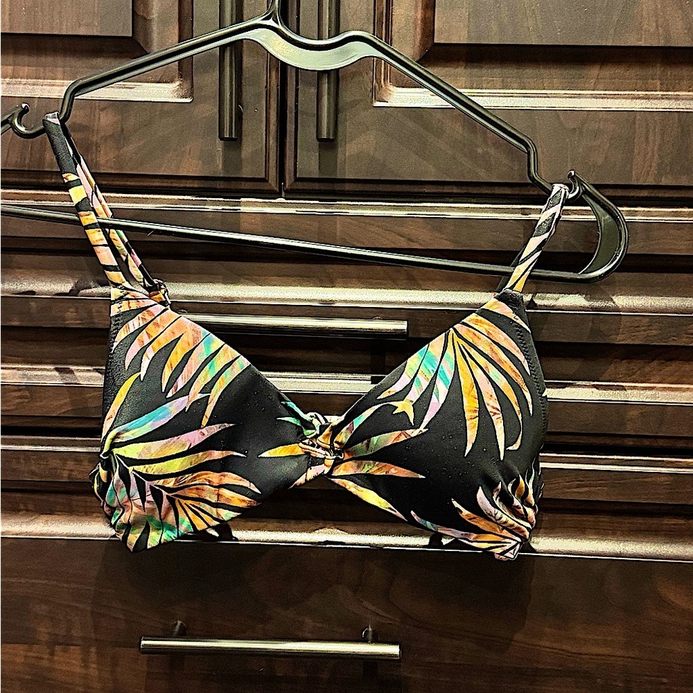 32B Tropical Print Women's Swim Top no stains or wear